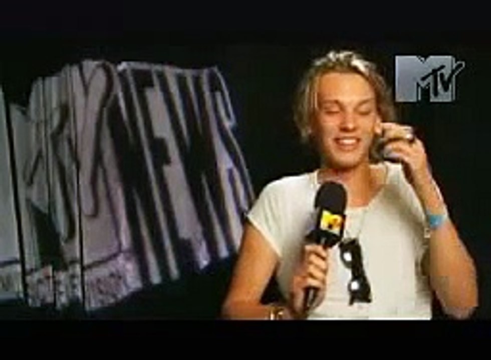 Jamie Campbell Bower wywiad naga scena w NM (polskie napisy)