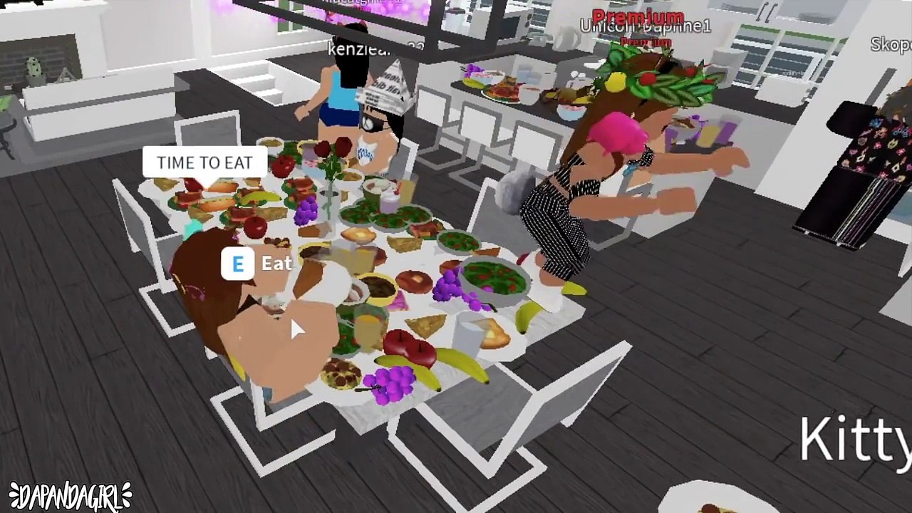 10 Types Of People On BLOXBURG | Roblox