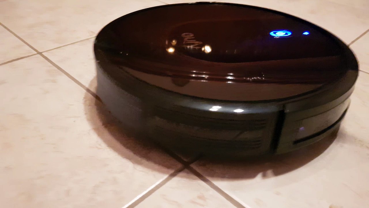 Eufy RoboVac 30C: prova BoostIQ e strisce di delimitazione
