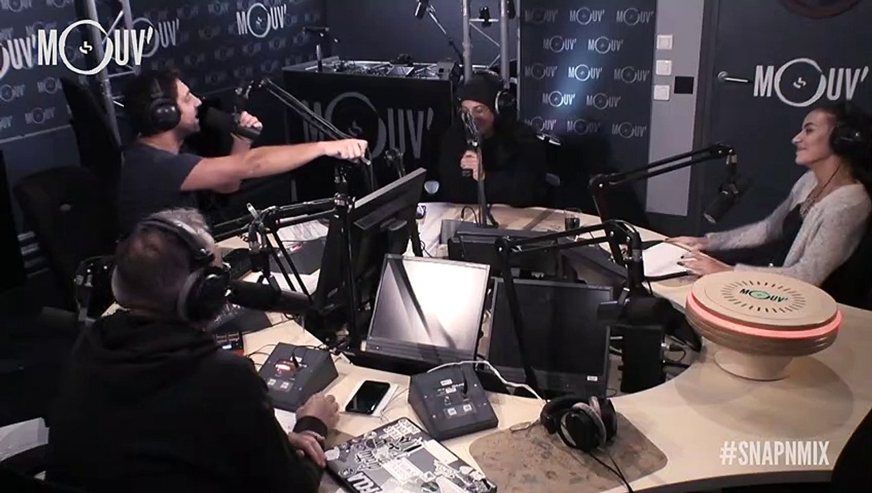 MELHA BEDIA  joue au "Tu sors avec Booba ou pas ?"