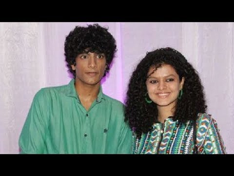 Palak Muchhal and Palash Muchhal Paying Tribute to Legendary Asha Bhosle