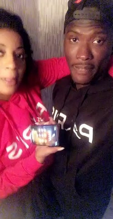 Amour ou amitié ? Betty et Momo Dieng super trop collés