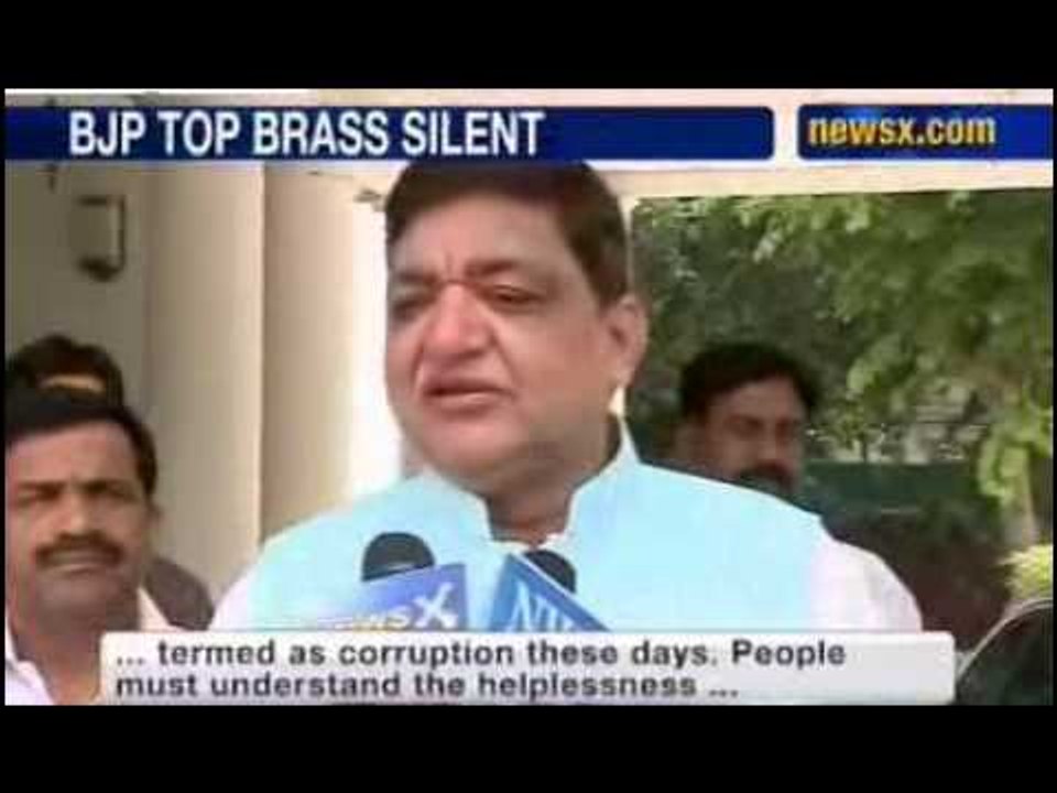 News X: Gopinath Munde given notice