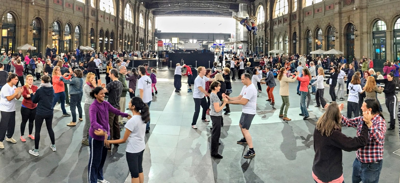Zürich Hauptbahnhof: Tai Chi und Qigong Crashkurs / www.brightcrane.ch