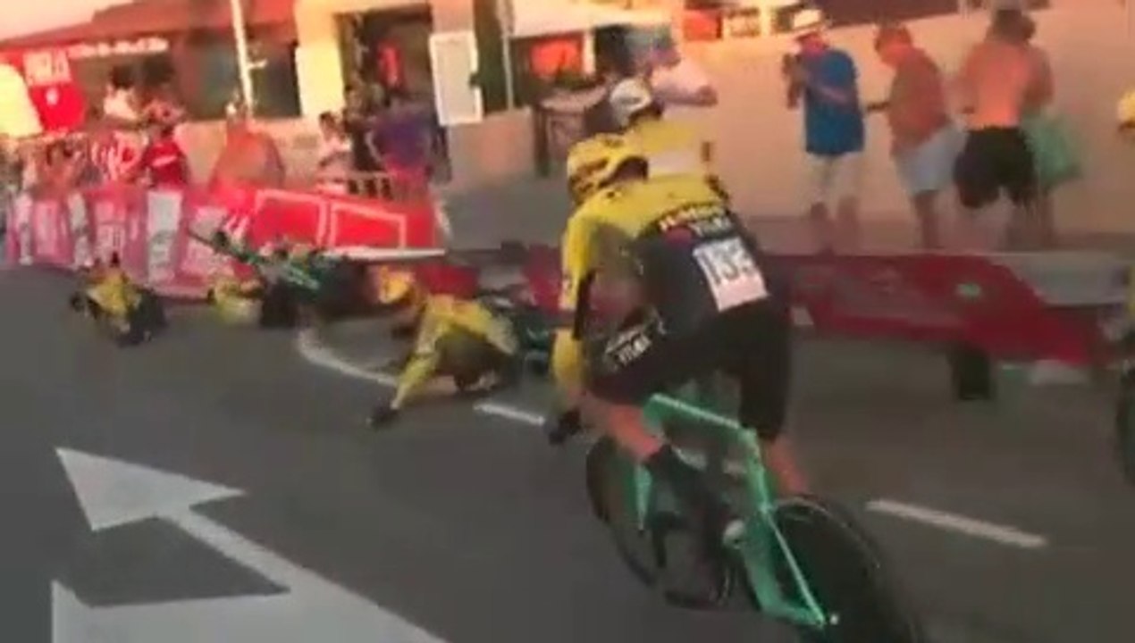 Ciclismo - La Vuelta 2019 - Jumbo-Visma Crash on TTT