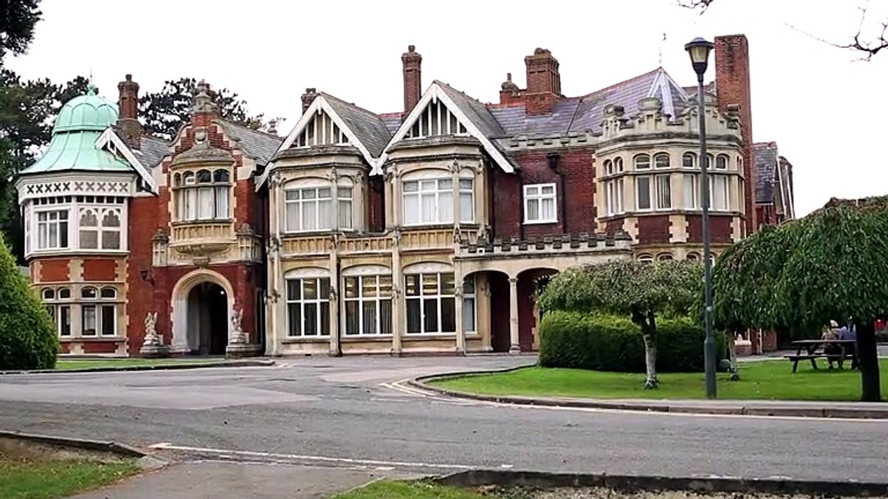 Inside Bletchley Park: Where Alan Turing Cracked the Enigma Machine