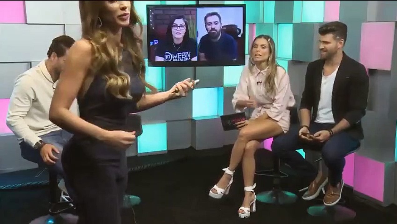 Nicole foge das perguntas de Flávia