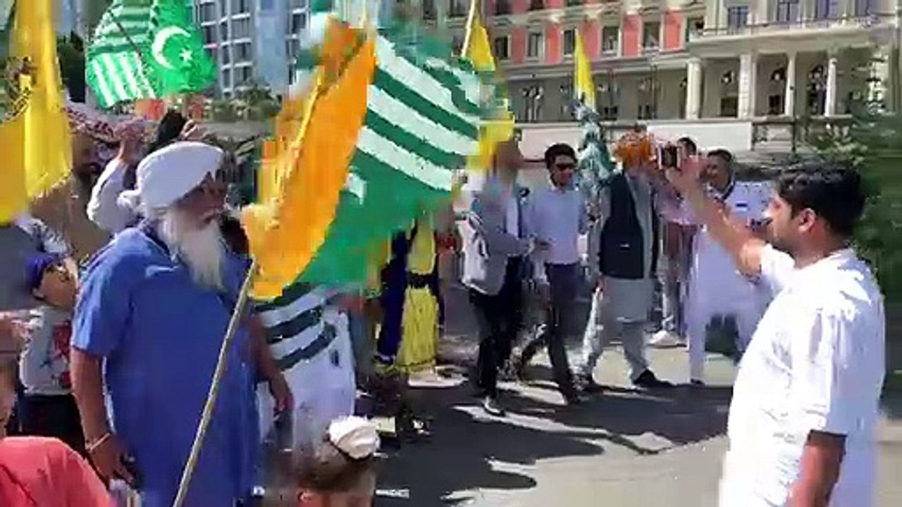 Sikh community  participate in protest against India