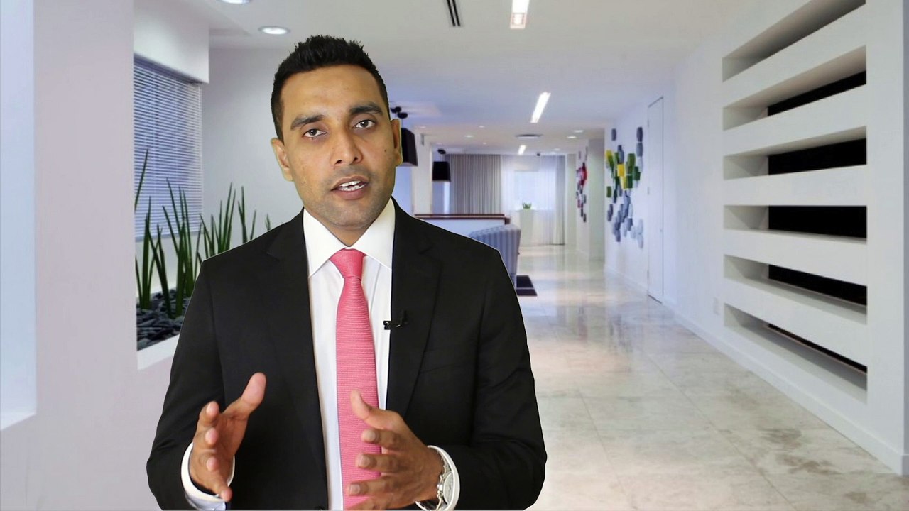 What is Key Difference between Professional vs University Degree | Adnan Sohail