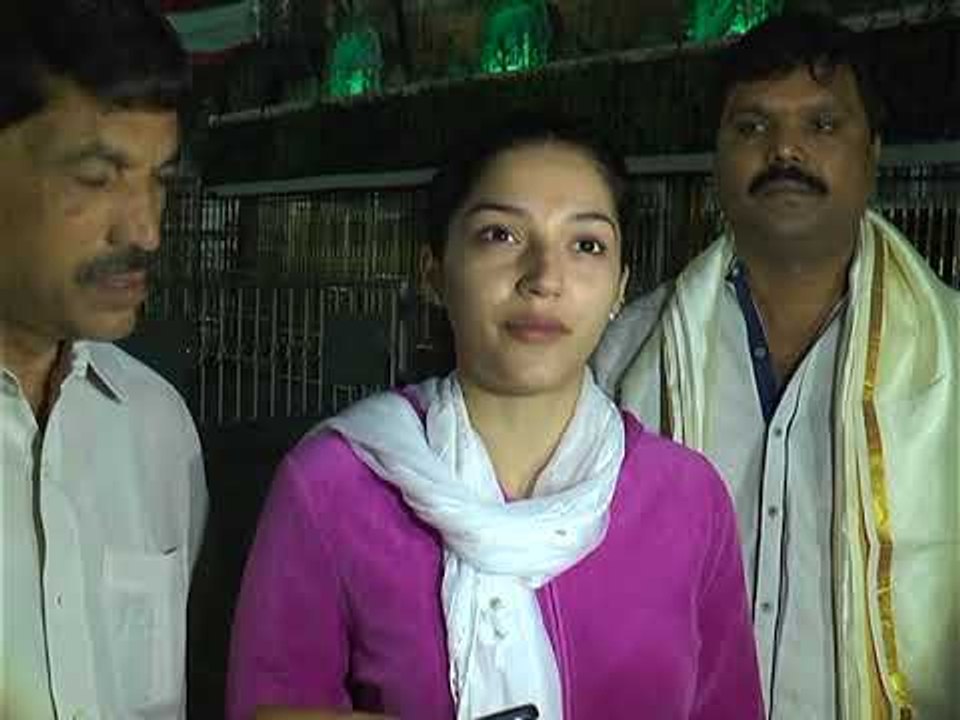 MEHREEN PIRZADA Tirumala Darshan