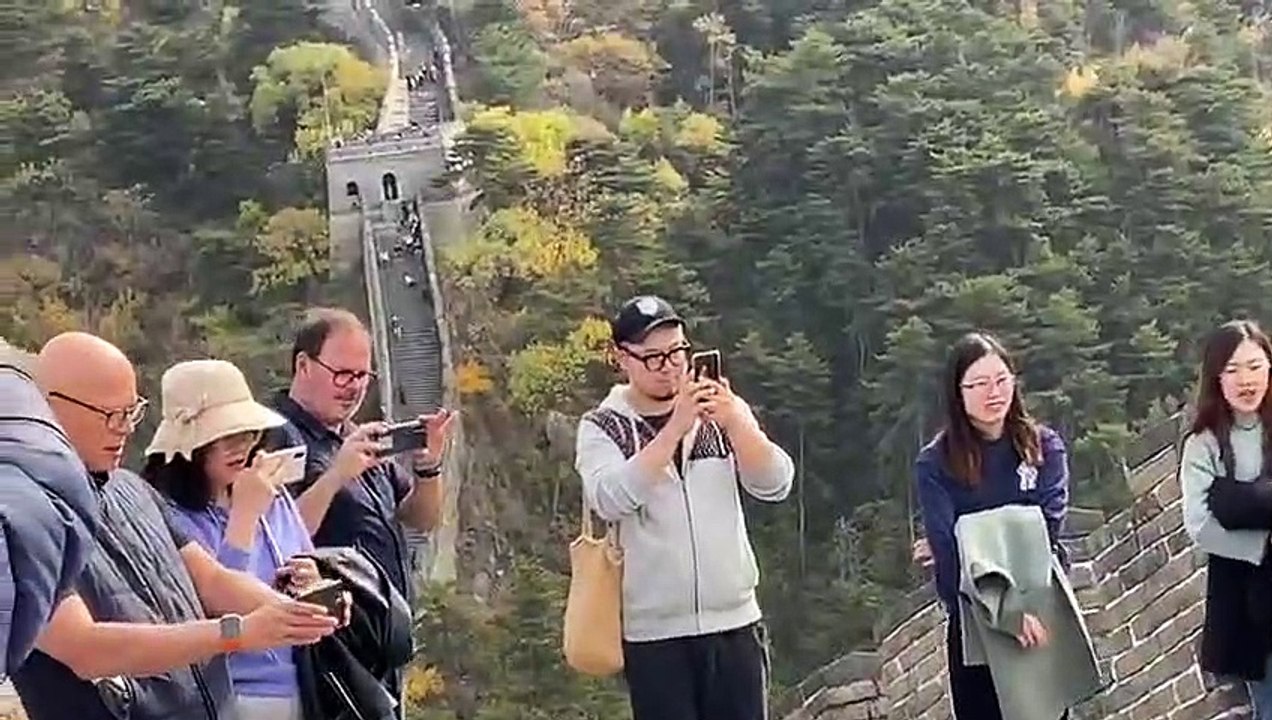 Sikhs celebrate Gurpurab by singing shabad on Great Wall of China
