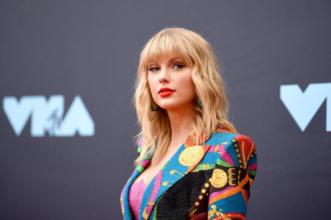 Celebrities Defend Taylor Swift Against Scooter Braun