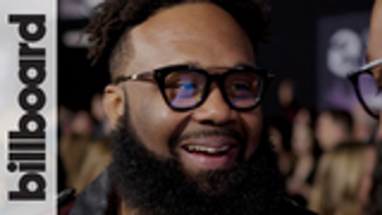 Blanco Brown Talks 'Git Up' Dance Craze, Teases His Next Single & Explains What 'Trailer Trap' Is | AMAs 2019