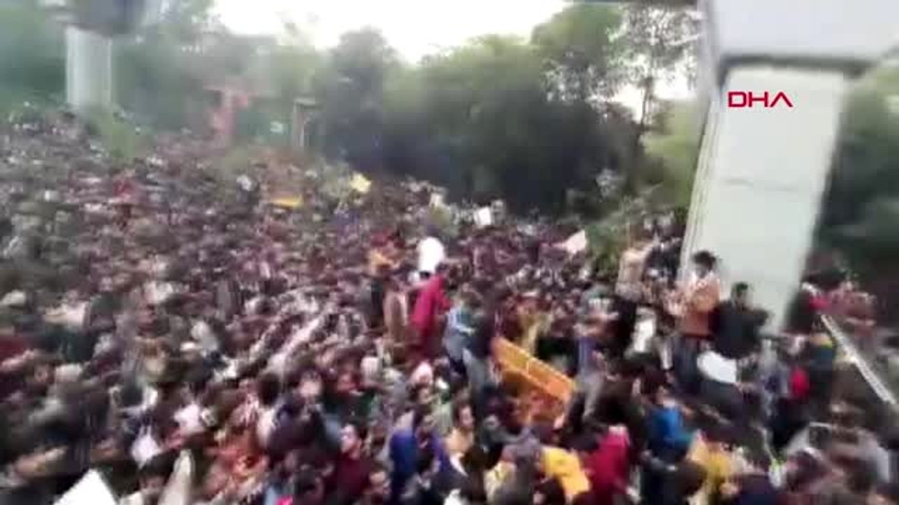 Hindistan'da din ayrımcılığı protestolarında 5 kişi hayatını kaybetti