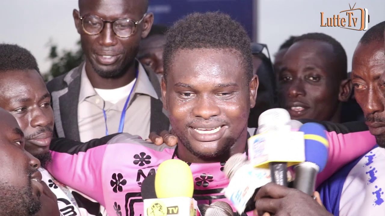 Open press Jackson promet de laminer le jeune frère de Lac Rose na am diom ba...