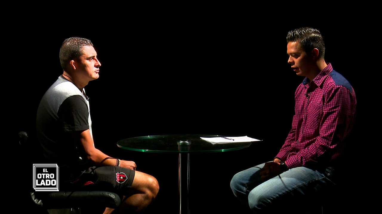 El Otro Lado: Carlos Castro