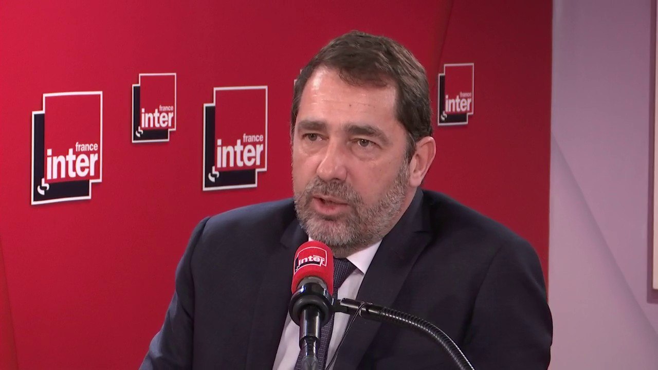 Christophe Castaner : "On doit prêcher en Français quand on est en France"