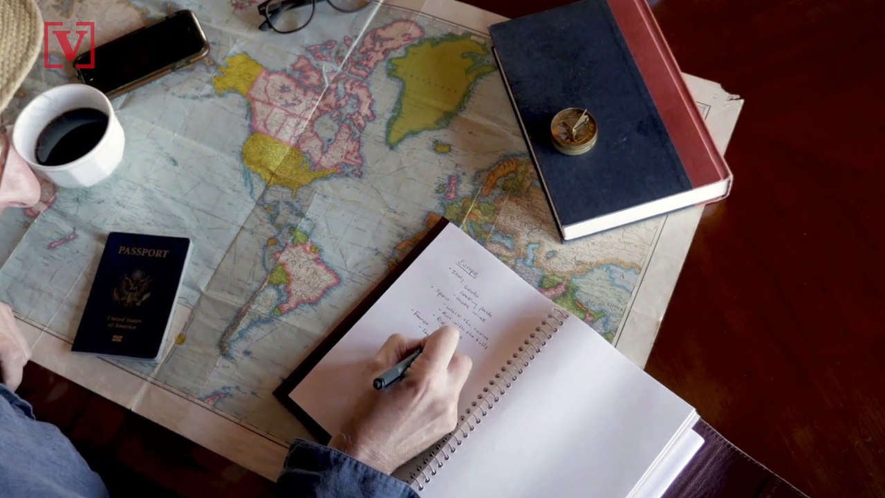 This Is Why Planes Don’t Fly in a Straight Line on a Map