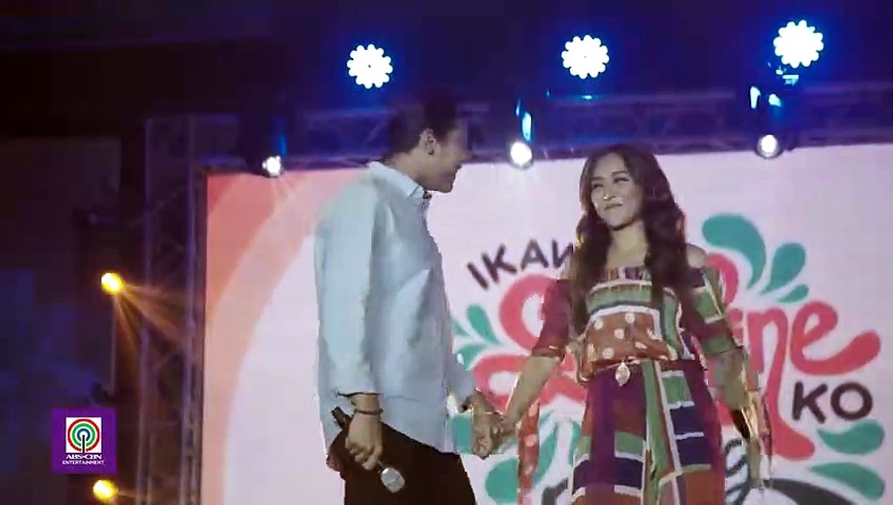 ABSCBN Trade Launch 2017: KathNiel's kilig rendition of ""Can't Help Falling In Love""