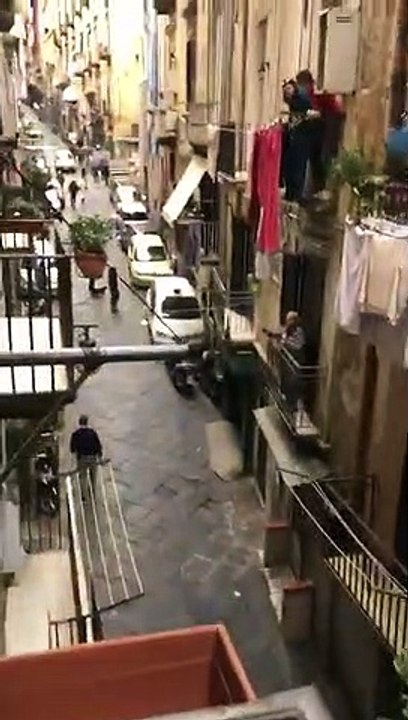 Napoli'de karantina 