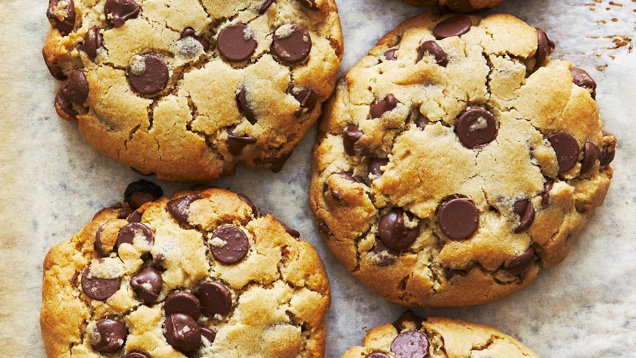 How to Make THICK Chocolate Chip Cookies