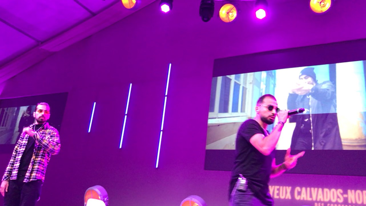 Concert des Refugees of rap devant des lycéens