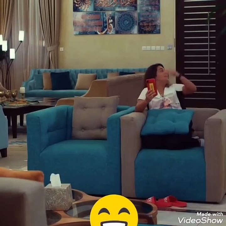 مقاطع مضحكة