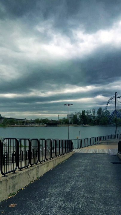 Compare original and edited video with lightning