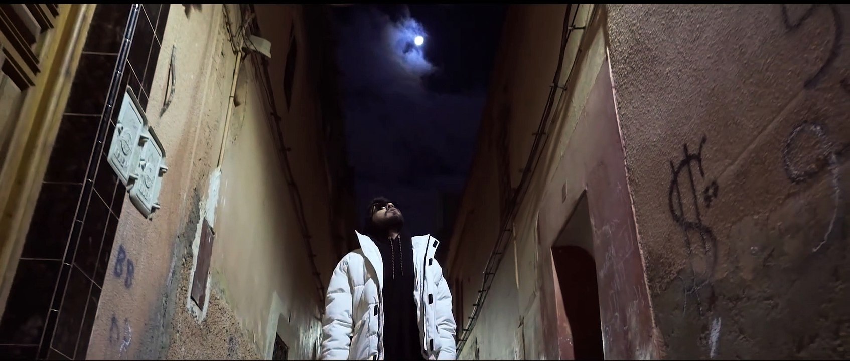 ElGrandeToto - Mghayer (Prod. By Ysos _ Dir. by Levi)