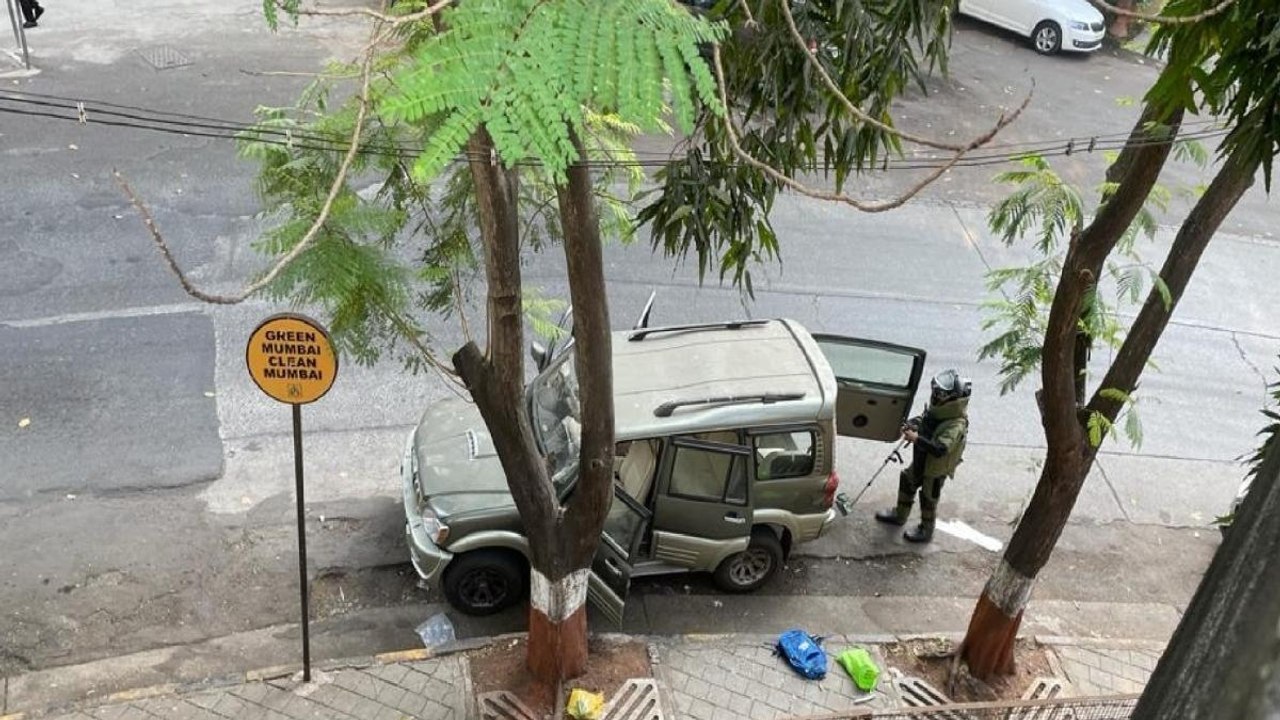 Security enhanced outside Mukesh Ambani's Mumbai house