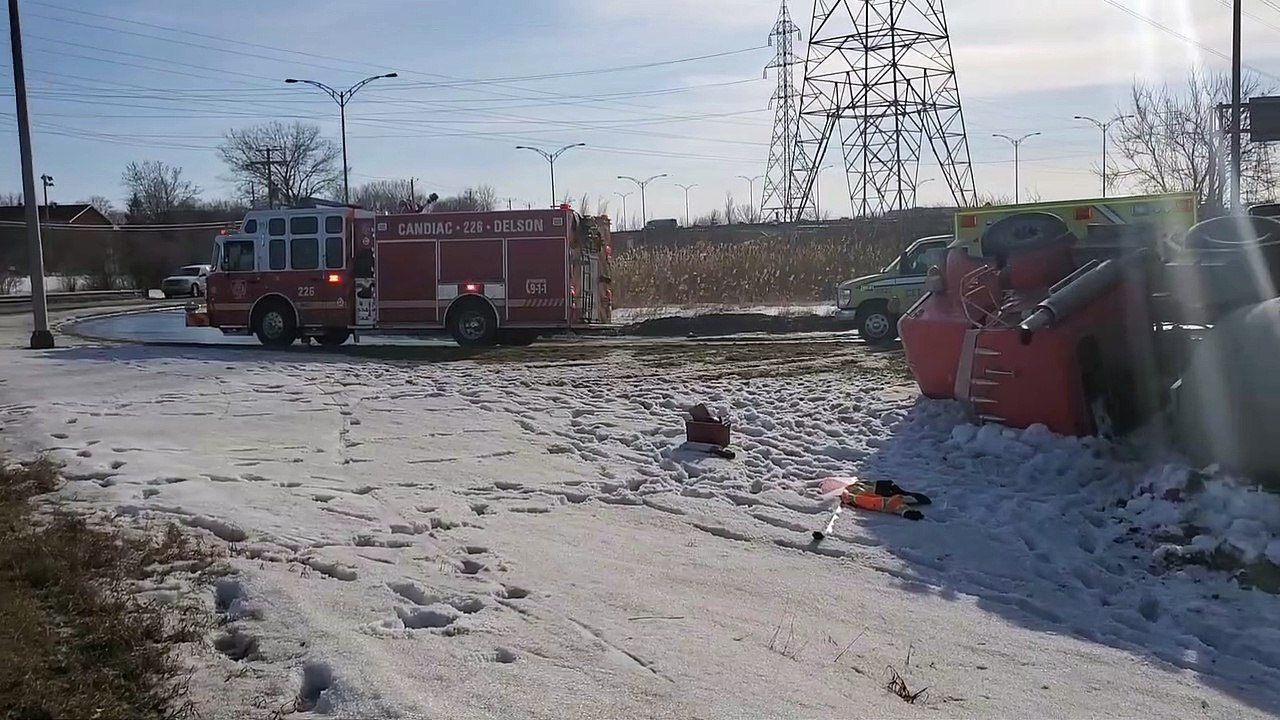 Bétonnière renversée (Le Reflet - Érick Rivest)