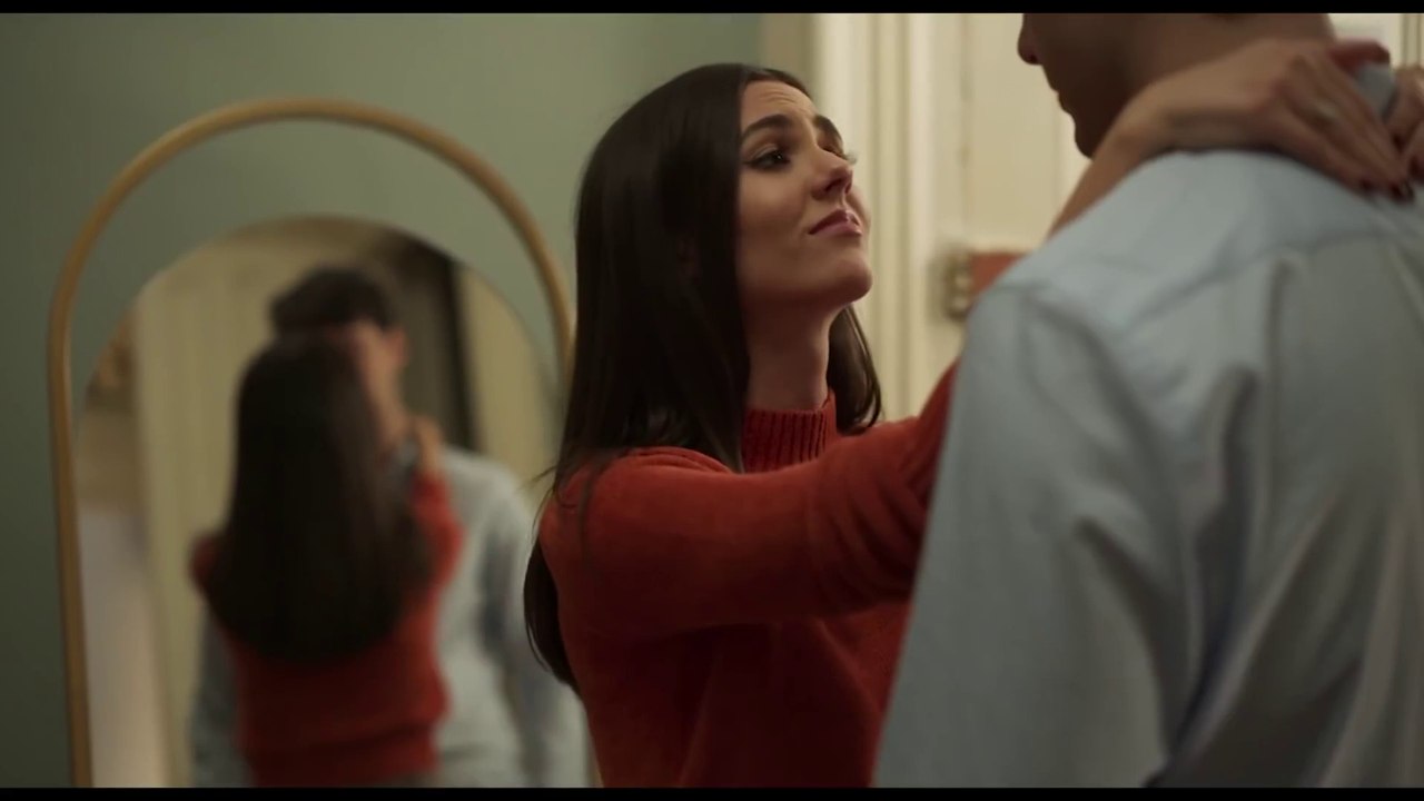 Trust kiss scene - Brooke and Owen (Victoria Justice, Matthew Daddario)