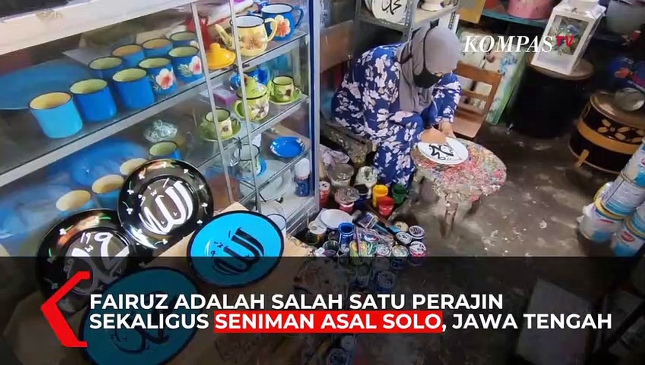 Indahnya Lukisan Kaligrafi Pada Media Piring Karya Seniman Asal Solo