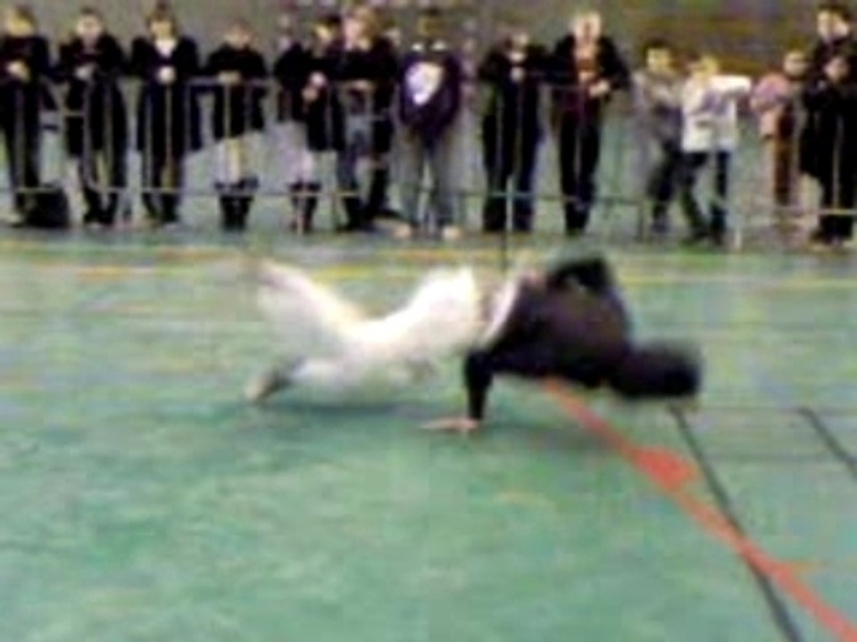 Electro vs. Demonstration ⚡