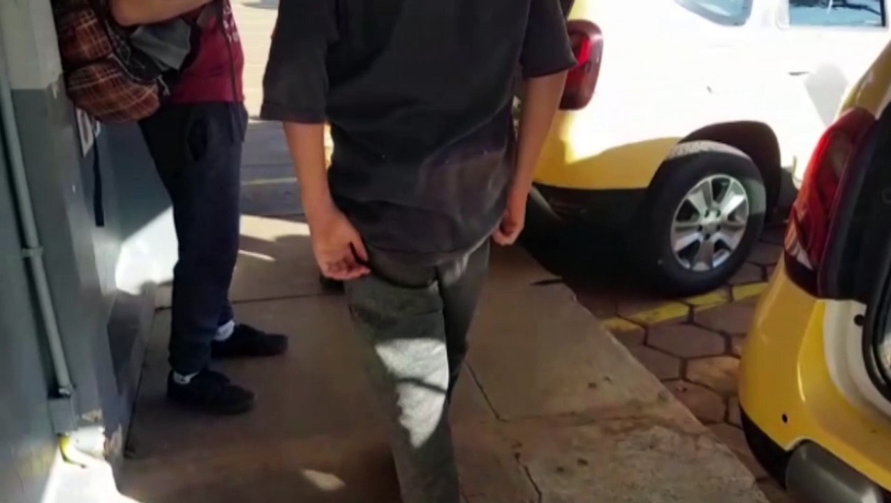 Jovem que portava celular roubado é apreendido pela PM no Bairro Floresta