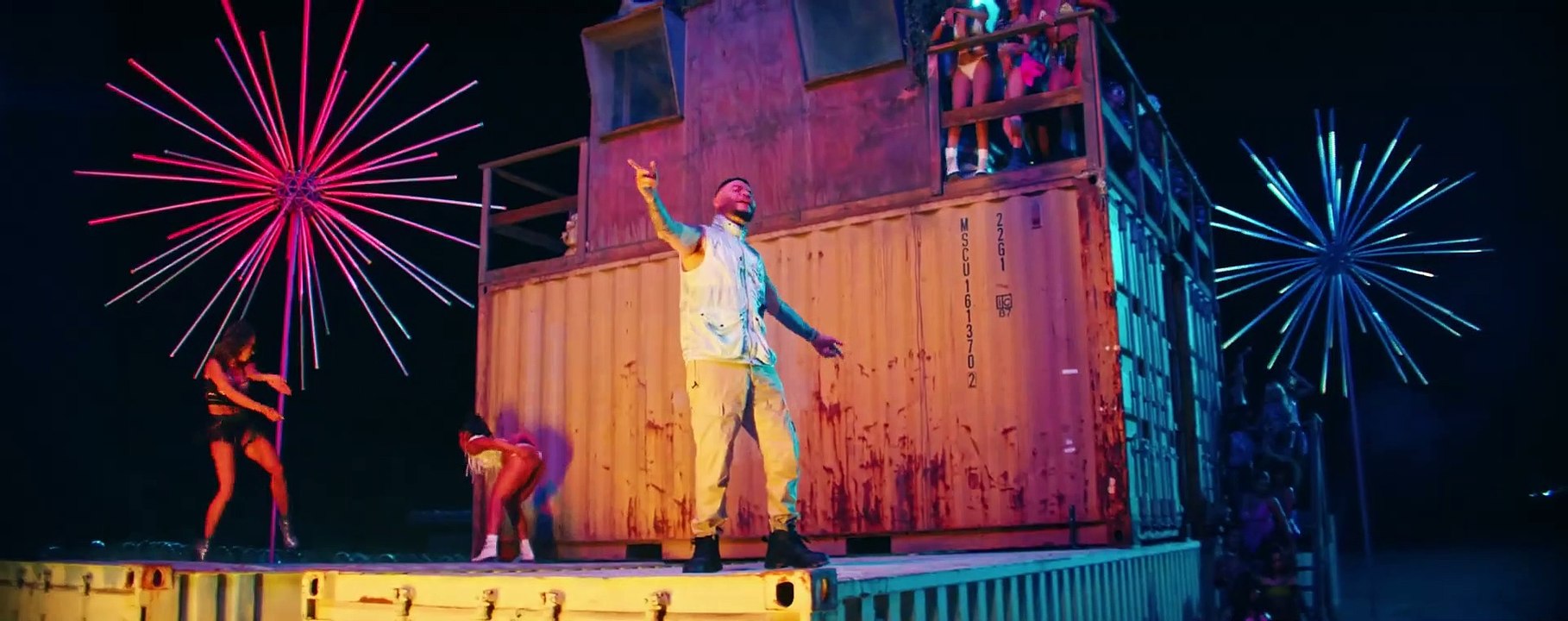 Farruko - Pepas (Official Video)