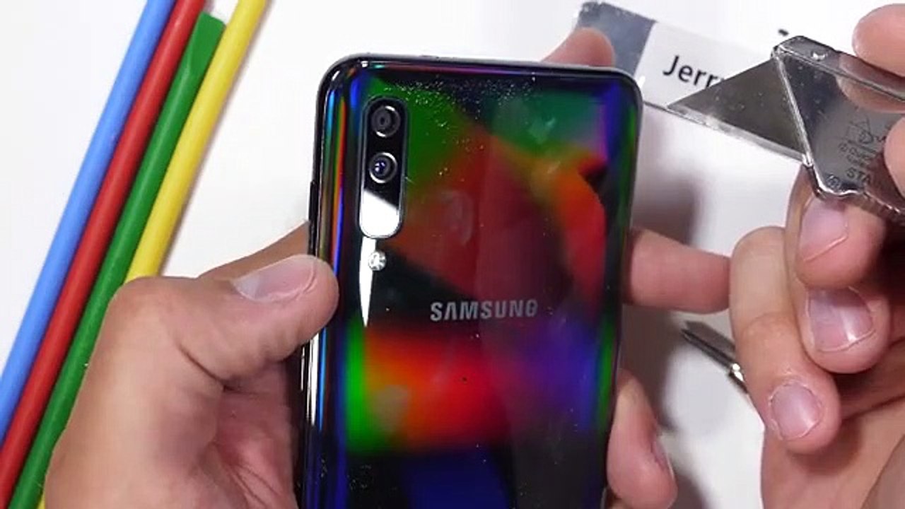 Galaxy A50 mostra dificuldades em teste de resistência