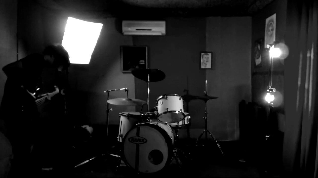 Muse Hysteria one man band cover full band cover