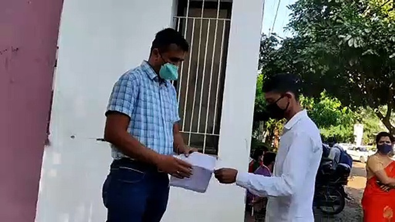 JEE Advanced exam:: फिजिक्स ने उलझाया