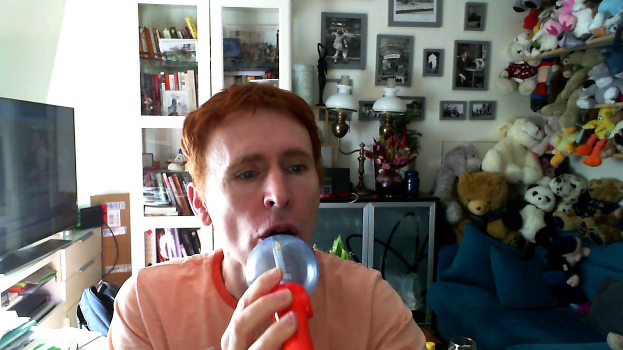 Wiwi égratigne "king king"