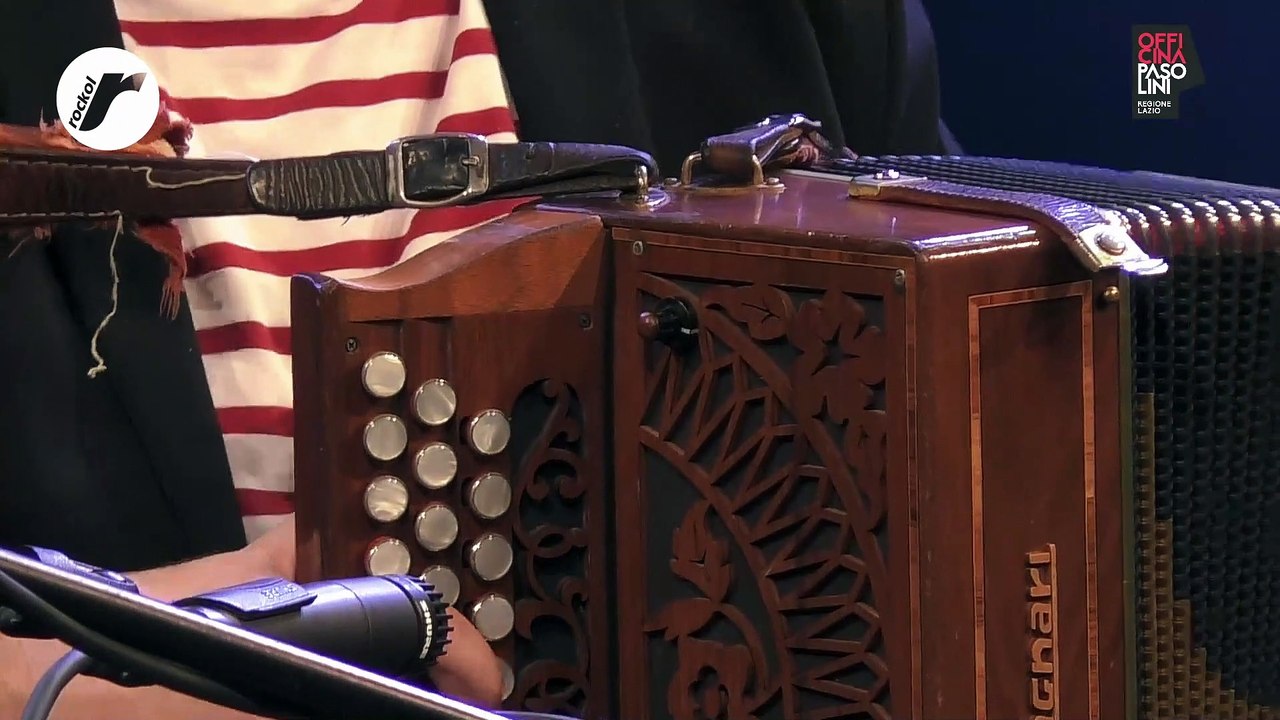 Alessandro D'Alessandro suona "I giardini di marzo"