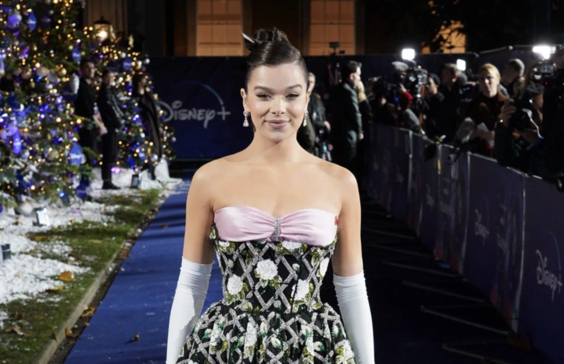 Hailee Steinfeld Is Bringing Back the '00s Pants-Under-Dress Look