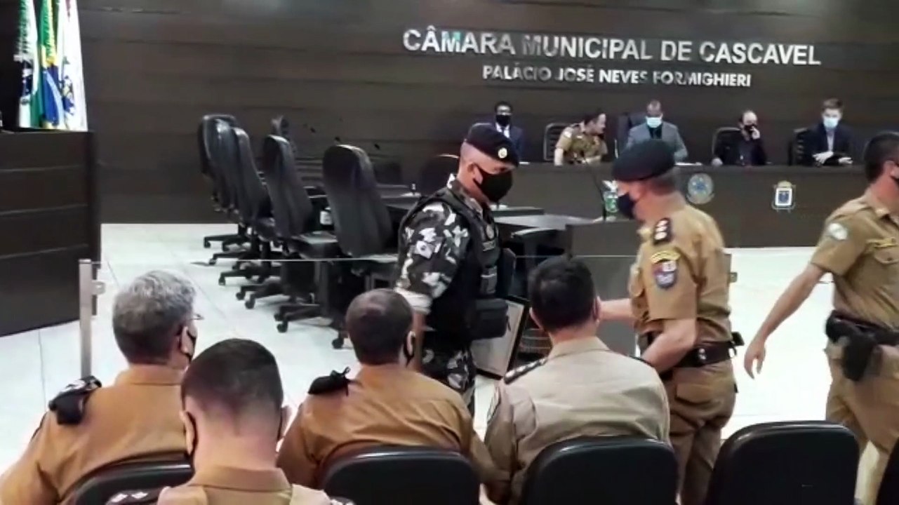 Policiais do Grupo de Operações com Cães do Pelotão de Choque, da PM, são homenageados na Câmara Municipal