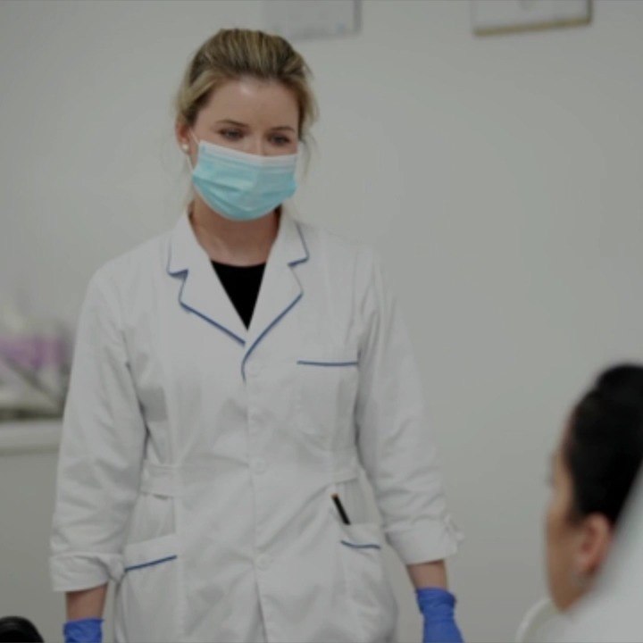 What's the Difference Between a Dermatologist and Esthetician?