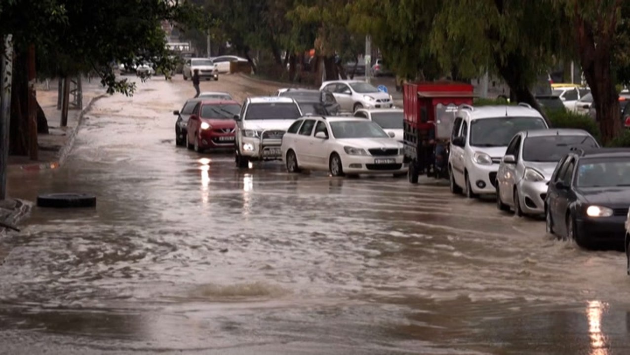 Heavy rain floods Gaza City refugee camp