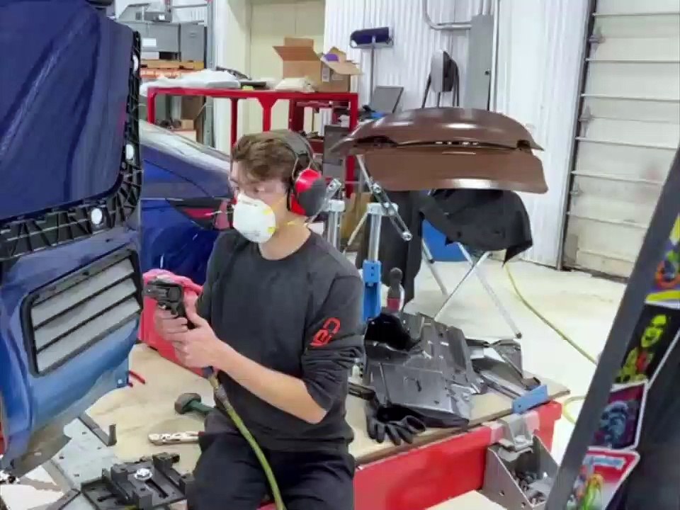 Tesla Model Y rear side members replacement on Celette Sevenne bench with Universal Jig Cameleon