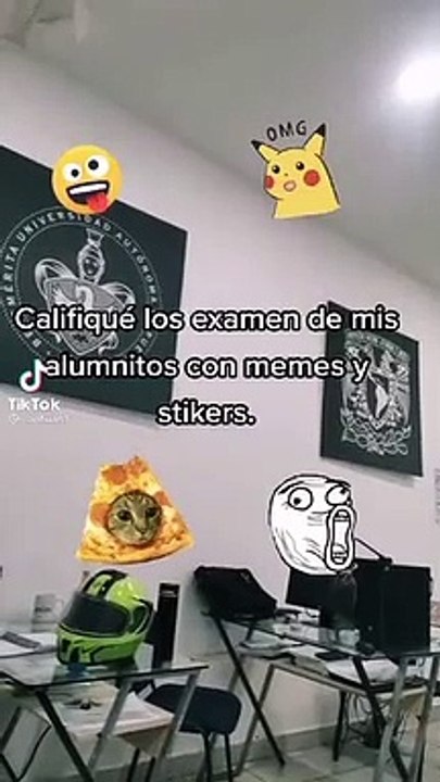 Maestro de Matemáticas califica con Memes los exámenes de sus alumnos