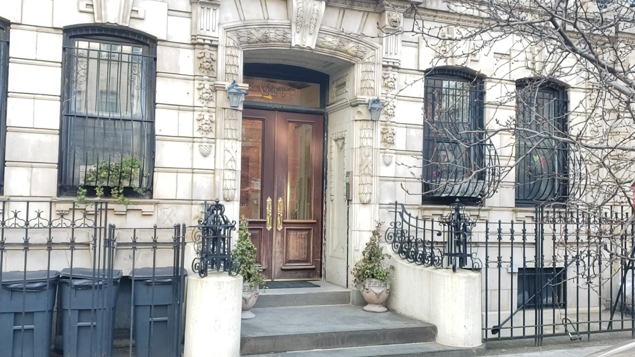 Explore Biggie Smalls' Childhood Home 🏡