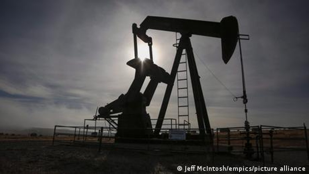 How to interpret falling oil prices?