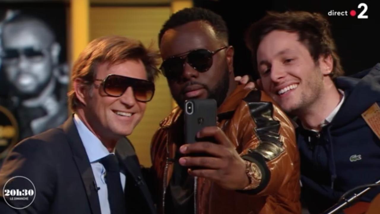 VOICI - Quand Laurent Delahousse se lâche en direct avec Maître Gims et Vianney